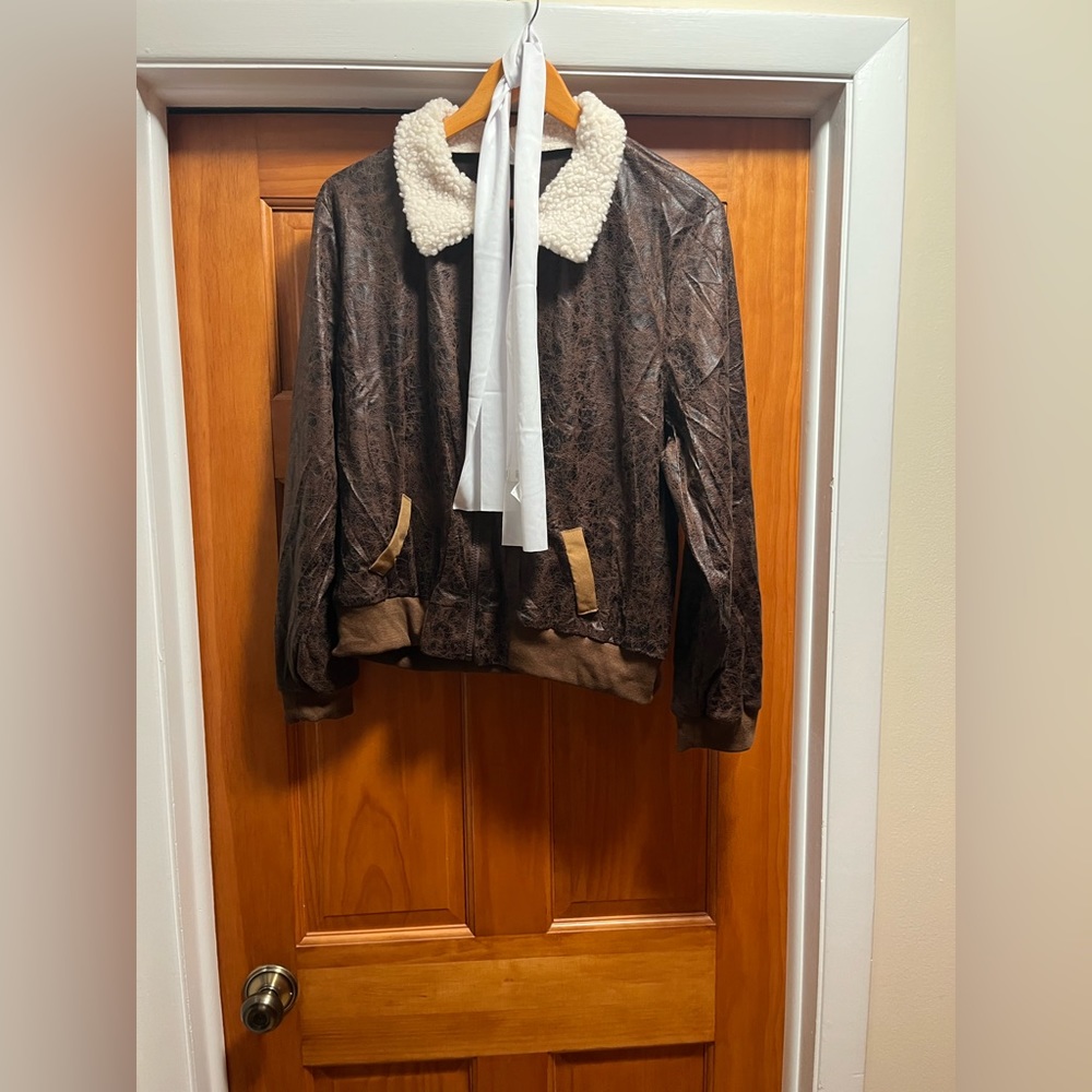 Women’s Halloween costume size large aemilia Earhart